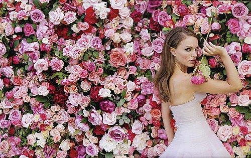 Natalie Portman voit la vie en rose avec Miss Dior