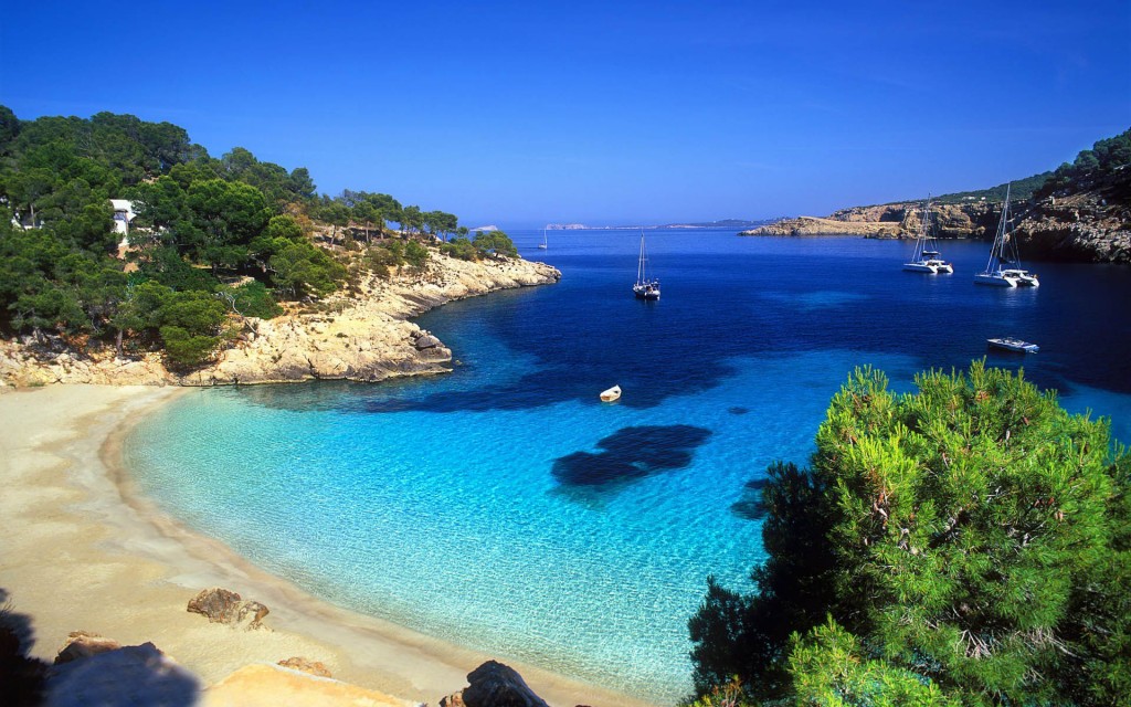 Cala_Salada_Ibiza_Spain_Wallpaper