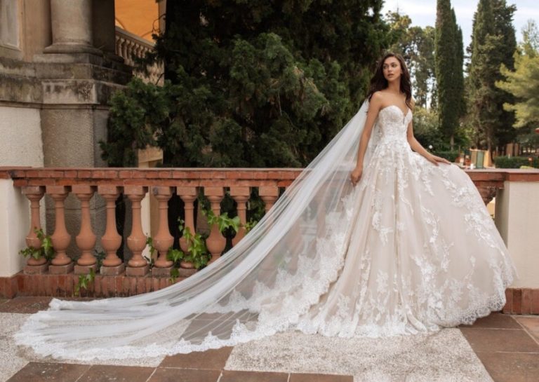 Focus sur les robes de mariée tendance 2021